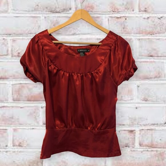 Rampage Red Satin Peplum Short Sleeve Top - Medium - Picture 2 of 5